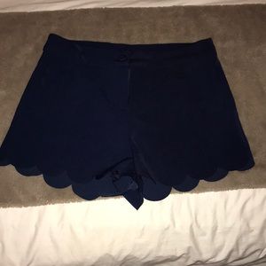 Navy scalloped shorts